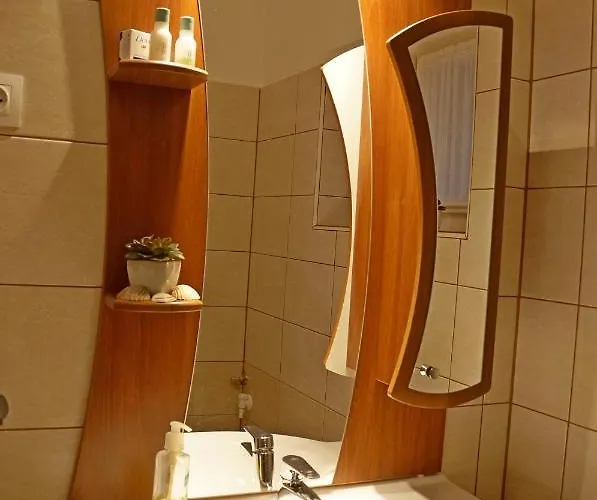 Fenyves Vendeghaz Апартаменты *