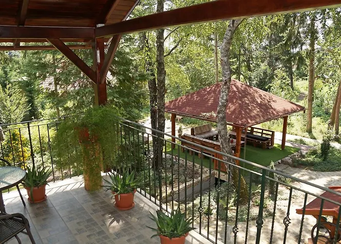 Fenyves Vendeghaz * Баболна